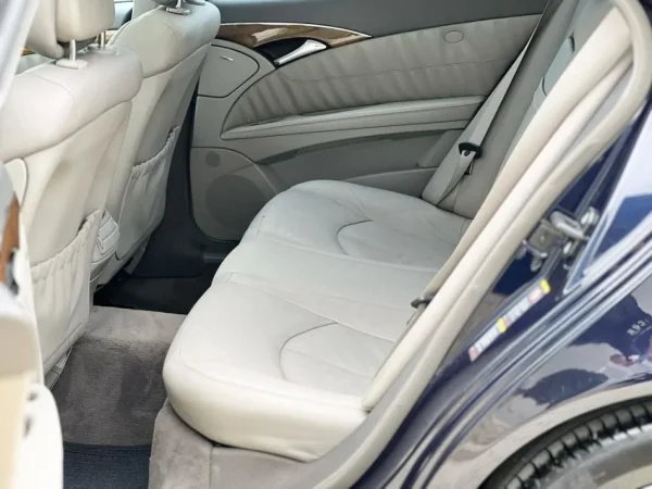 Tirane, shes makine Nafte, blu e errët automatik Klima 253.000 km 6.500 €