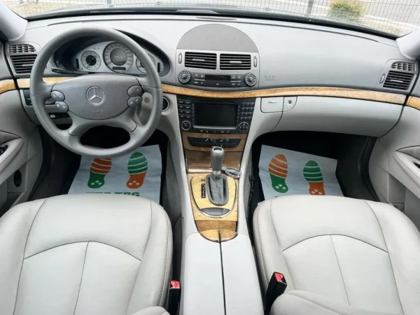 Tirane, shes makine Nafte, blu e errët automatik Klima 253.000 km 6.500 €