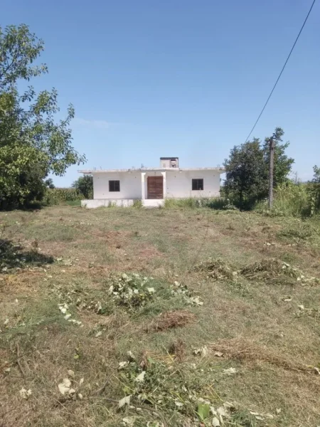 FUSHE MAMURRAS, shes shtepi 1 Katshe 159m2 Plus 5 dylym toke.95.000 € ME CERTIFIKATE PRONESIE (Rruga e Adriatikut, Fushe Mamurras)