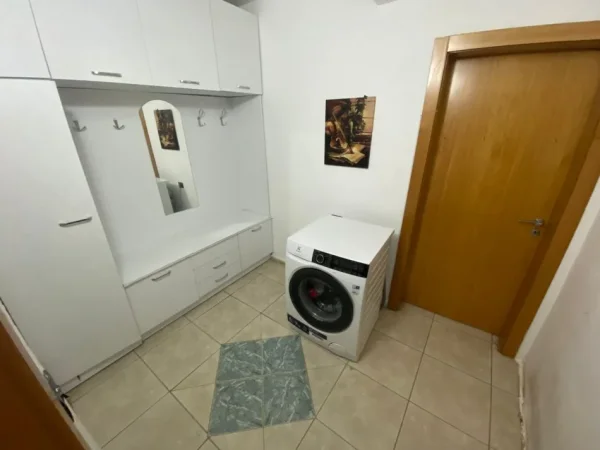 Tirane, shitet apartament 1+1 Kati 5, 60 m² 82.000 € (rr idriz dollaku)