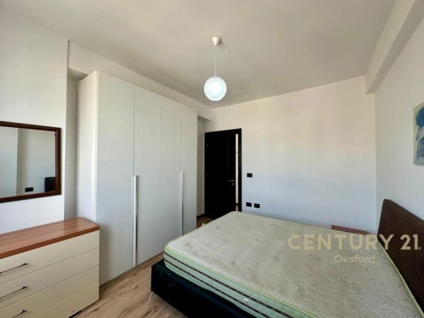 Tirane, jepet me qera apartament 1+1 Kati 7, 98 m² 420 € (Rr. Sokrat Miho)