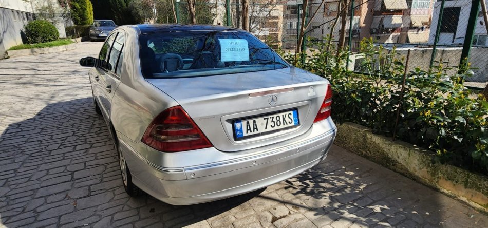 Shqiperi, shitet makine Mercedes Benz C220 Nafte, gri metalizato automatik Kondicioner 310.000 km 2.800 €