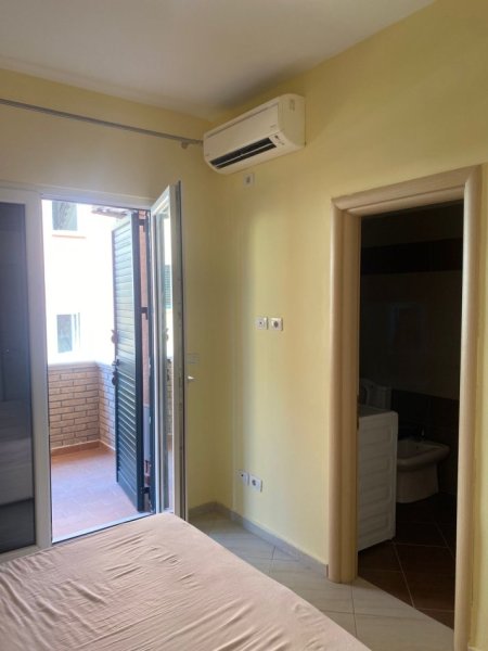 Durres, jepet me qera apartament 2+1+2 Tualete+Ballkon , 600 € (Liqeni Thate)