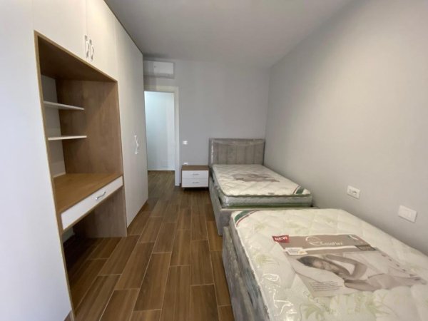 Tirane, jap me qera apartament 2+1 Kati 7, 124 m² 750 € (Xhamllik)