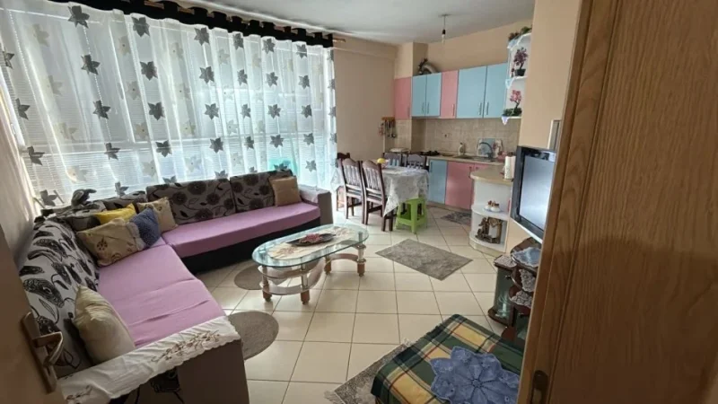 Tirane, jepet me qera apartament 2+1+Ballkon Kati 9, 90 m² 480 €