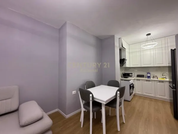Tirane, jepet me qera apartament 1+1 , 60 m² 600 € (Kodra e Diellit)