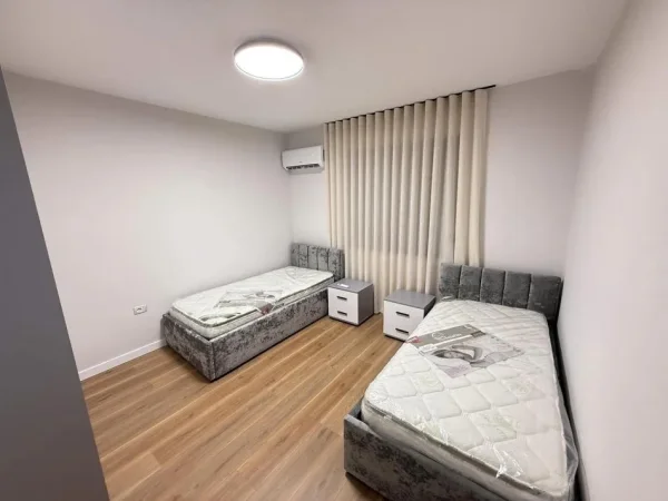 Tirane, shes apartament 2+1 Kati 1, 75 m² 175.000 € (Rruga kavajes)