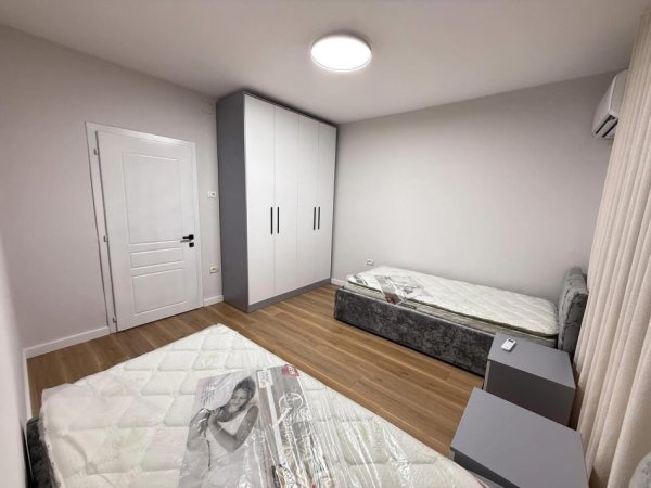 Tirane, shes apartament 2+1 Kati 1, 75 m² 175.000 € (Rruga kavajes)