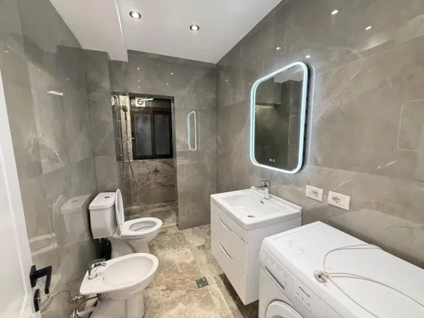 Tirane, shes apartament 2+1 Kati 1, 75 m² 175.000 € (Rruga kavajes)