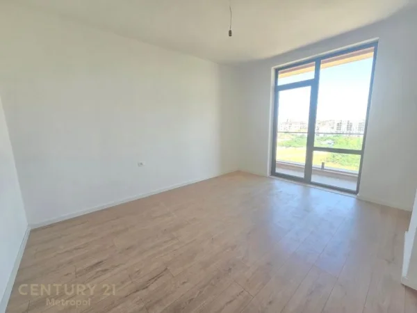 Tirane, jepet me qera zyre Kati 2, 105 m² 600 € (Bulevardi i Ri)