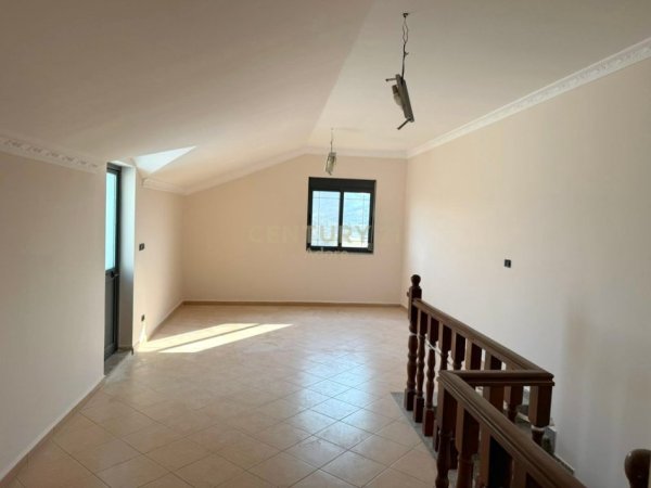 Tirane, jepet me qera Vile 3 Katshe Kati 1, 250 m² 1.200 € (Sauk i Ri)