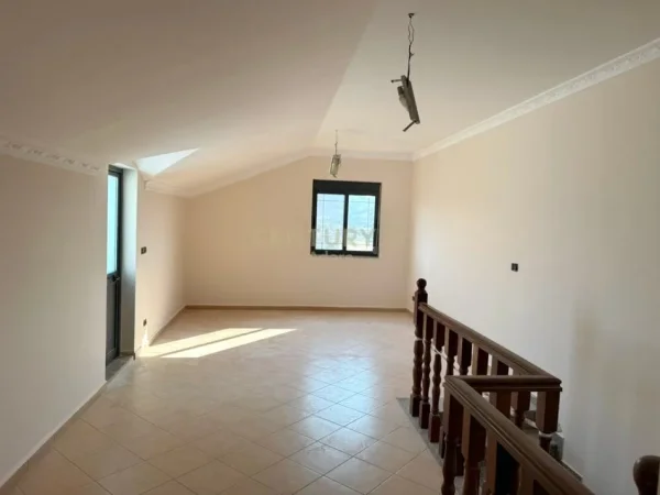 Tirane, jepet me qera Vile 3 Katshe Kati 1, 250 m² 1.200 € (Sauk i Ri)