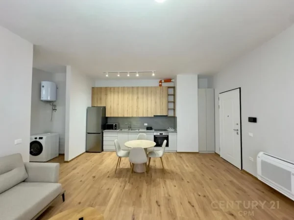 Tirane, jepet me qera apartament 2+1+Aneks+Ballkon Kati 5, 119 m² 1.300 € (Kompleksi Delijorgji)
