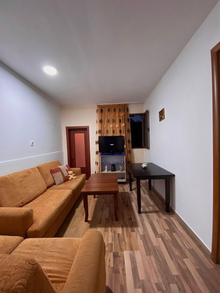 Tirane, jepet me qera shtepi 1+1 Kati 1, 71 m² 250 € (Shkolla Karl gega)