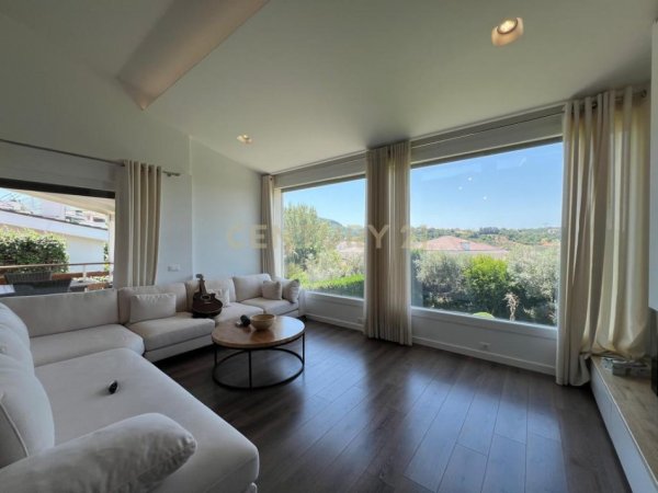 Tirane, jepet me qera Vile 4+1 Kati 2, 506 m² 3.750 € (TEG)