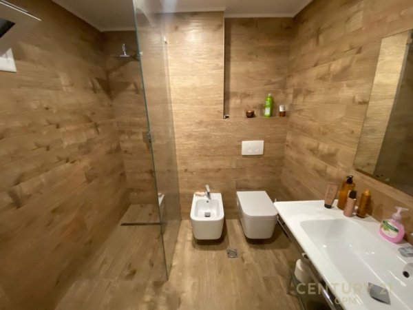 Vlore, shes apartament 4+1 , 158 m² 298.000 € (Qerret)