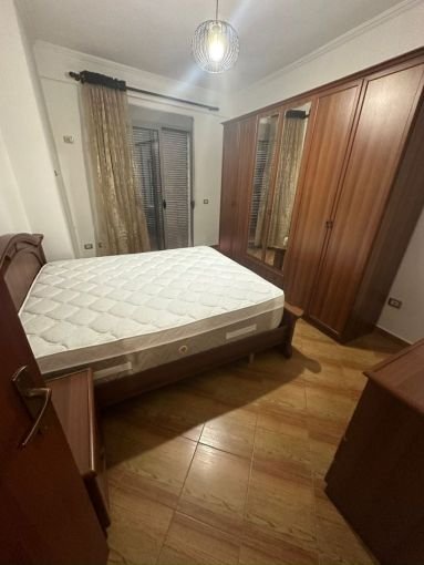 Tirane, jepet me qera apartament 2+1+Ballkon Kati 5, 102 m² 500 € 