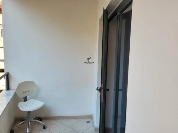 Tirane, jepet me qera apartament 1+1 Kati 6, 76 m² 550 € (PRANE PALLATEVE USLUGA)