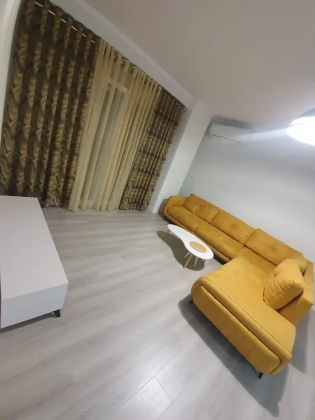 Tirane, jepet me qera apartament 1+1 Kati 2, 600 €