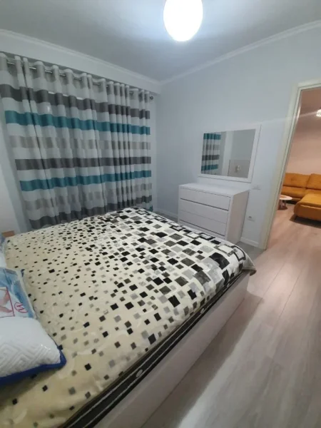 Tirane, jepet me qera apartament 1+1 Kati 2, 600 €