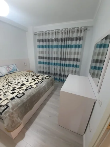 Tirane, jepet me qera apartament 1+1 Kati 2, 600 €
