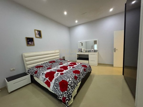 Tirane, jepet me qera apartament 2+1 Kati 3, 100 m² 450 € (Yzberisht , Rr. 3 Deshmoret)