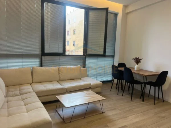 Tirane, jepet me qera apartament 1+1 Kati 2, 70 m² 500 € 