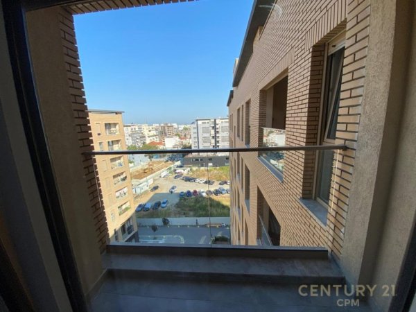 ISH PROFARMA XHAMLLIK JAPIM ME QIRA APARTAMENT 2+1+2