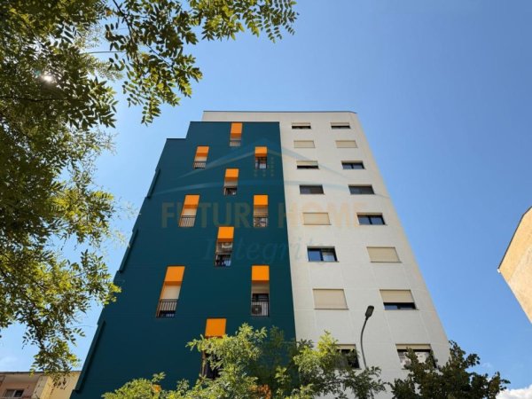 Tirane, jepet me qera apartament 1+1 Kati 3, 71 m² 600 €