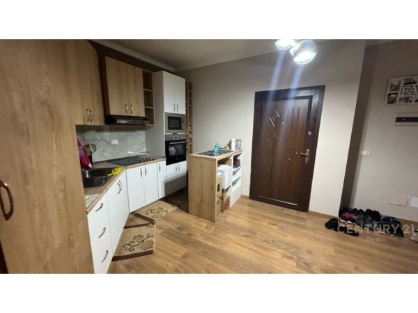 Tirane, jepet me qera apartament 2+1 Kati 3, 126 m² 500 € (Astir)