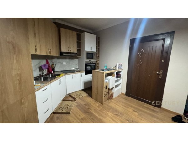 Tirane, jepet me qera apartament 2+1 Kati 3, 126 m² 500 € (Astir)
