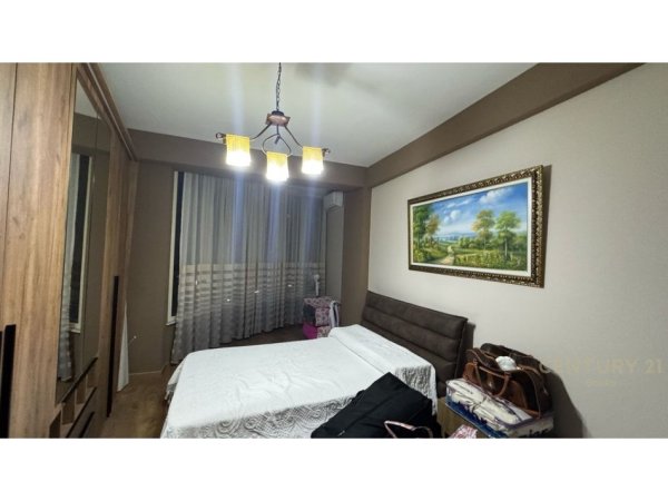 Tirane, jepet me qera apartament 2+1 Kati 3, 126 m² 500 € (Astir)