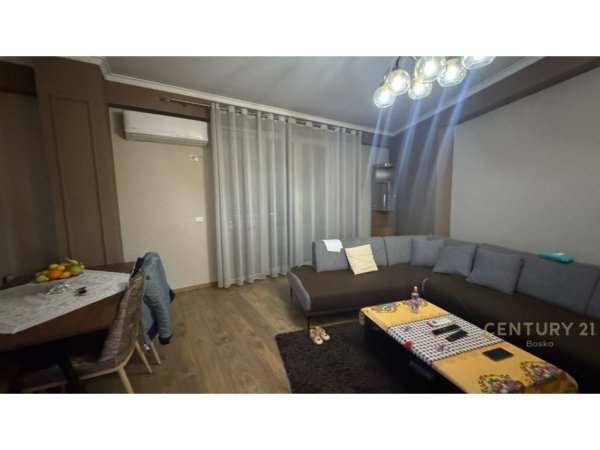 Tirane, jepet me qera apartament 2+1 Kati 3, 126 m² 500 € (Astir)