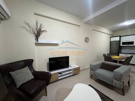 Tirane, jepet me qera apartament 1+1 Kati 5, 61 m² 450 € (Golden Park)