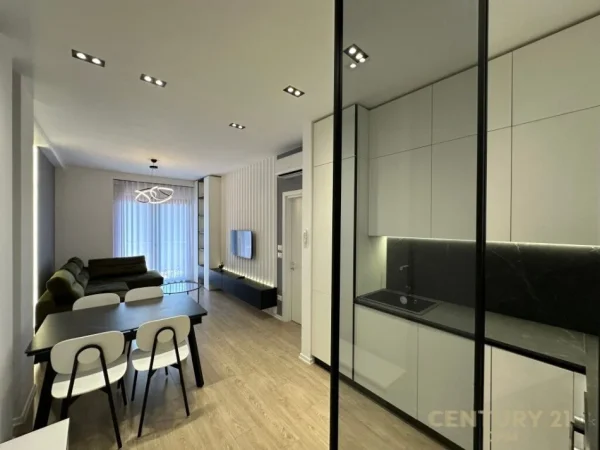 Tirane, jepet me qera apartament 1+1 Kati 15, 75 m² 900 € (Tirana Garden Building)