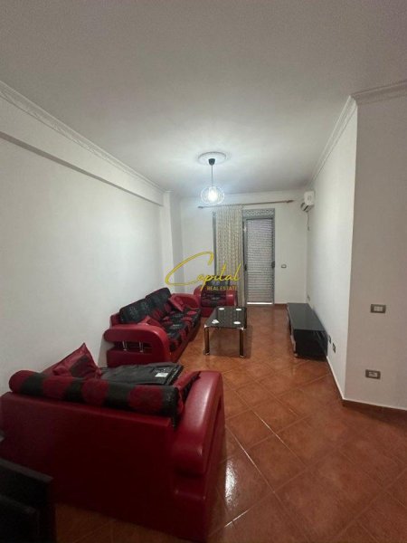 Tirane, jepet me qera apartament Kati 5, 102 m² 500 € (XHAMLLIKU)