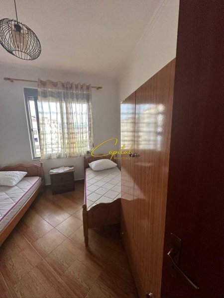 Tirane, jepet me qera apartament Kati 5, 102 m² 500 € (XHAMLLIKU)