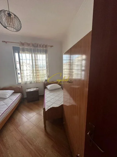 Tirane, jepet me qera apartament Kati 5, 102 m² 500 € (XHAMLLIKU)