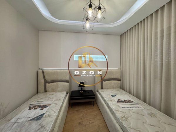 Tirane, shitet apartament 2+1+Ballkon Kati 13, 105 m² 265.000 € (Kompleksi Panorama)
