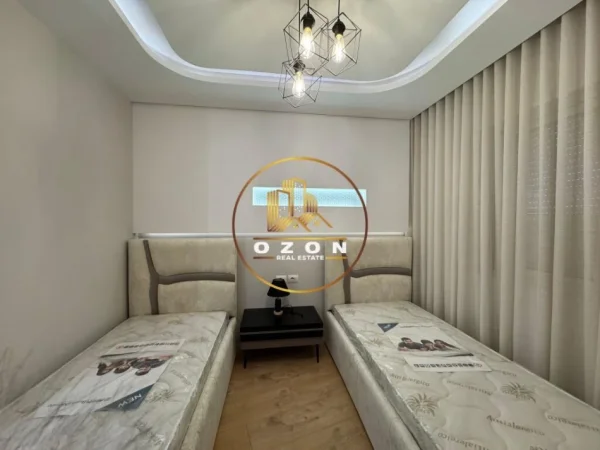 Tirane, shitet apartament 2+1+Ballkon Kati 13, 105 m² 265.000 € (Kompleksi Panorama)