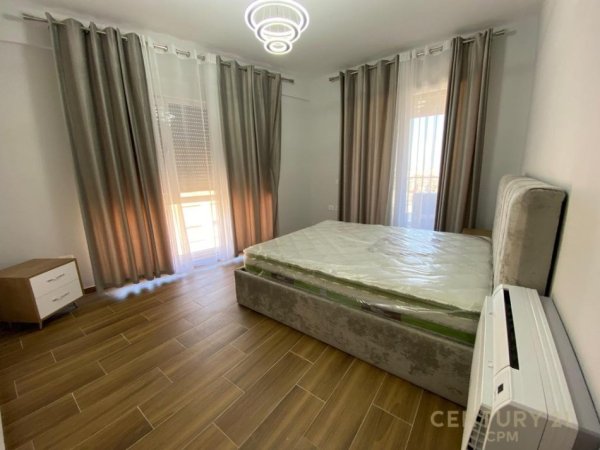 Tirane, jepet me qera apartament 2+1 Kati 7, 124 m² 750 € (ISH PROFARMA XHAMLLIK)