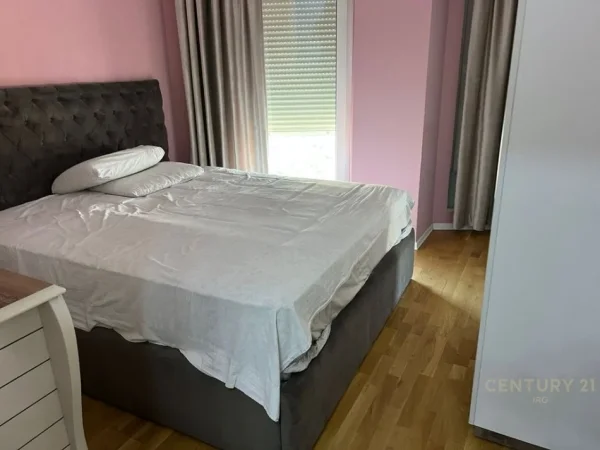 Tirane, shes apartament 1+1 Kati 4, 60 m² 160.000 € (Pazari i ri)