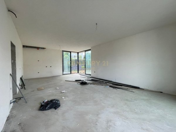 Tirane, shitet Vile 5+1 , 480 m² 800.000 € (Sauk)
