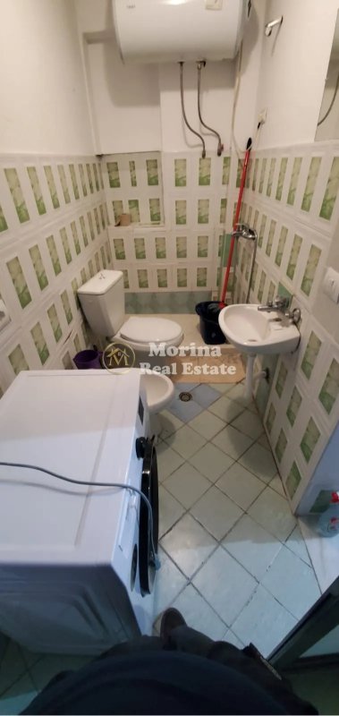 Tirane, jepet me qera apartament 1+1 Kati 5, 65 m² 400 € (Brryli)