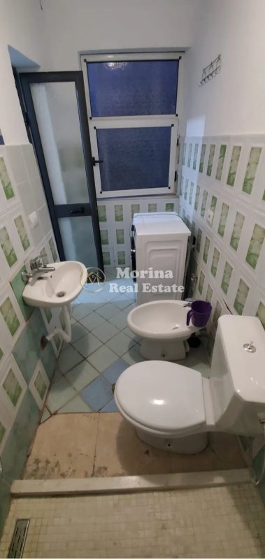Tirane, jepet me qera apartament 1+1 Kati 5, 65 m² 400 € (Brryli)