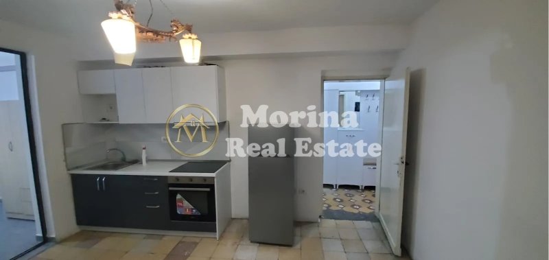 Tirane, jepet me qera apartament 1+1 Kati 5, 65 m² 400 € (Brryli)