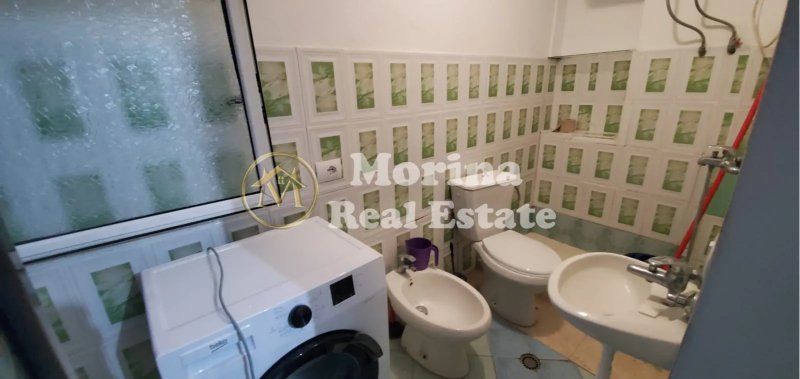 Tirane, jepet me qera apartament 1+1 Kati 5, 65 m² 400 € (Brryli)