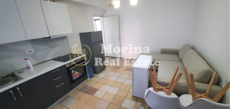 Tirane, jepet me qera apartament 1+1 Kati 5, 65 m² 400 € (Brryli)