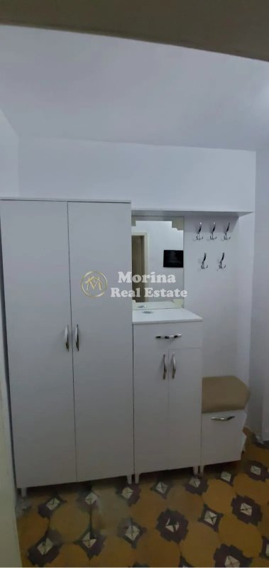 Tirane, jepet me qera apartament 1+1 Kati 5, 65 m² 400 € (Brryli)