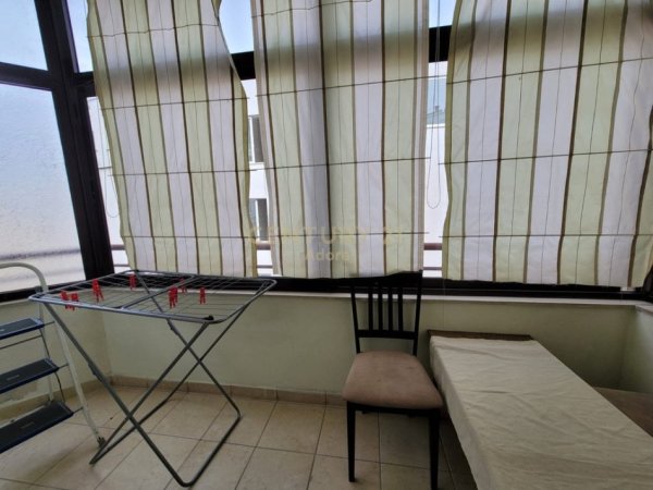 Tirane, jepet me qera apartament 2+1 Kati 3, 120 m² 600 € (Prane Fondacionit Eleonore)